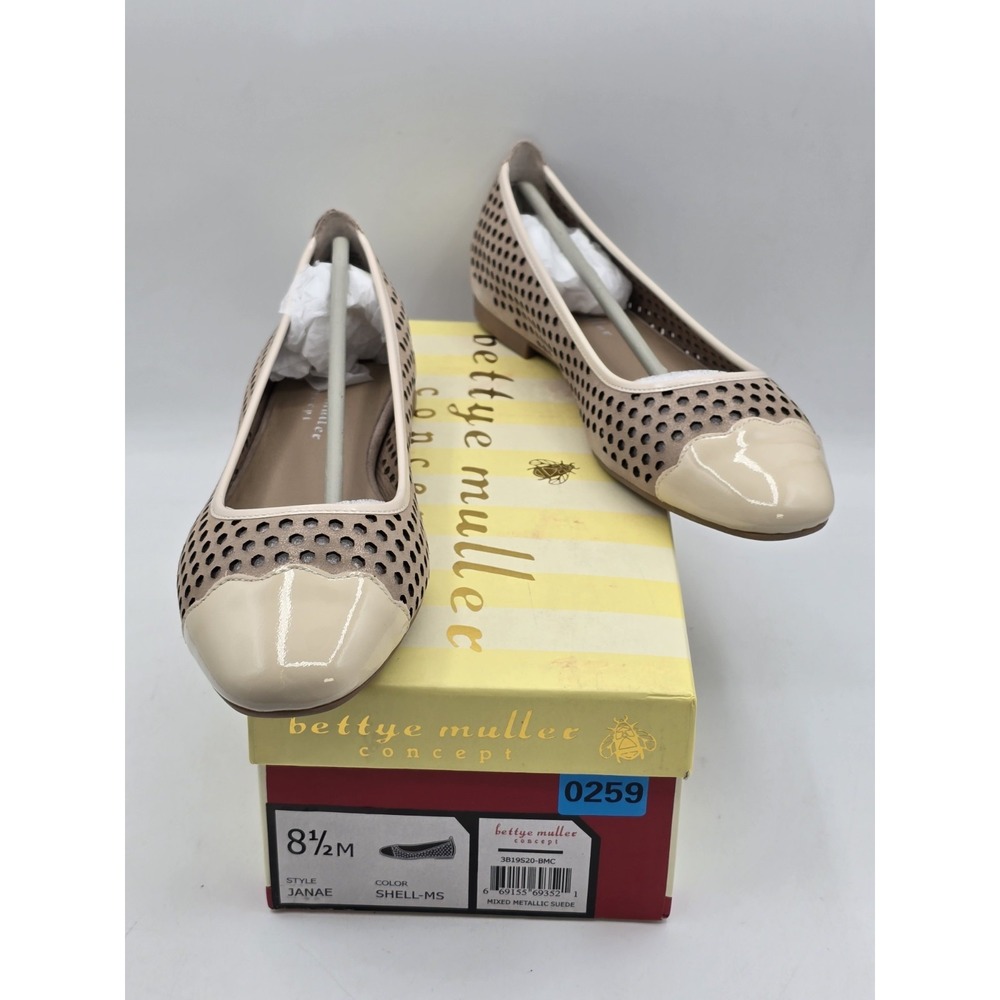 Bettye Muller Concept Janae Perforated Ballet Flats Womens 8.5 Leather Shoes